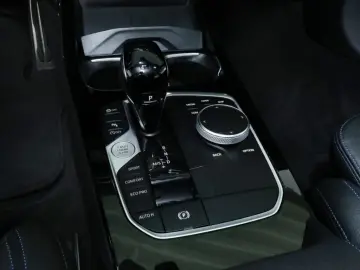 BMW 118 i M Sport LenkHZG Sportbremse LED ACC H&K