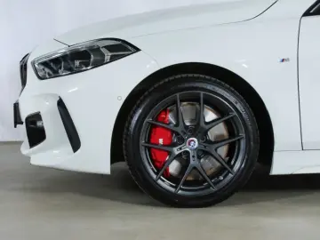 BMW 118 i M Sport LenkHZG Sportbremse LED ACC H&K