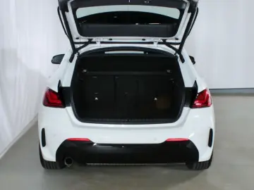 BMW 118 i M Sport LenkHZG Sportbremse LED ACC H&K