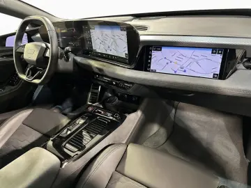 AUDI A6 Avant e-tron performance S LINE PANO HUD B&O