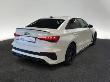 AUDI RS3 Limousine quattro S tronic Sportabgas Pano M
