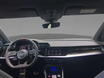 AUDI RS3 Limousine quattro S tronic Sportabgas Pano M