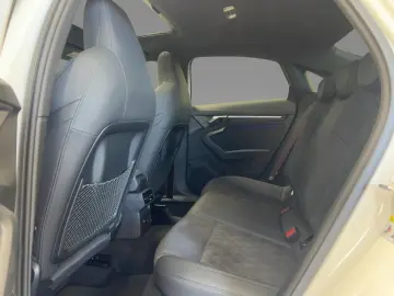 AUDI RS3 Limousine quattro S tronic Sportabgas Pano M
