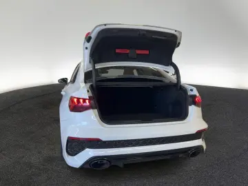 AUDI RS3 Limousine quattro S tronic Sportabgas Pano M