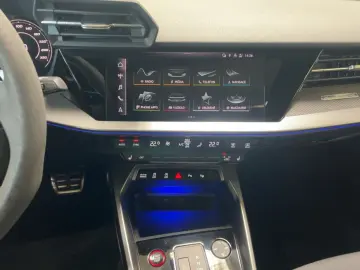 AUDI RS3 Limousine quattro S tronic Sportabgas Pano M
