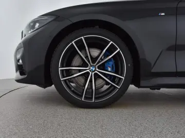 BMW 320 Baureihe 3 Lim. 320 d xDrive M Sport