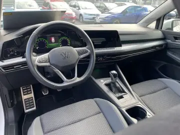 VW Golf Variant 1.5 TSI Active  Navi digitales Cock