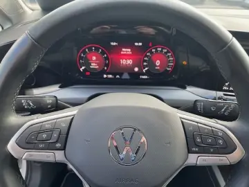 VW Golf Variant 1.5 TSI Active  Navi digitales Cock