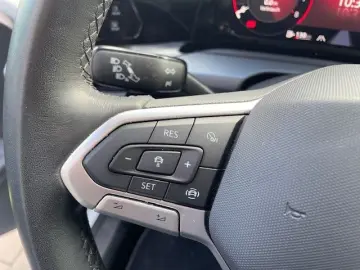 VW Golf Variant 1.5 TSI Active  Navi digitales Cock