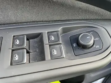 VW Golf Variant 1.5 TSI Active  Navi digitales Cock