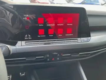 VW Golf Variant 1.5 TSI Active  Navi digitales Cock