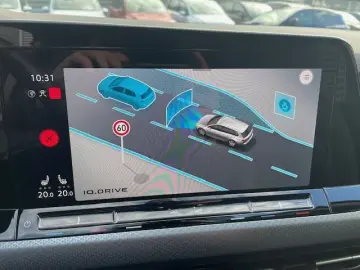 VW Golf Variant 1.5 TSI Active  Navi digitales Cock