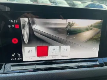 VW Golf Variant 1.5 TSI Active  Navi digitales Cock