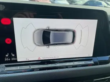 VW Golf Variant 1.5 TSI Active  Navi digitales Cock