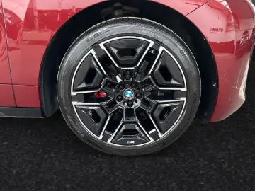 BMW iX M70 Inkl. € 1.190 Zubehörbonus