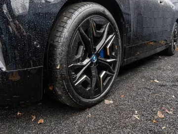 BMW iX xDrive40 M Sport Aut HUD ACC AHK RFK NAVI LED