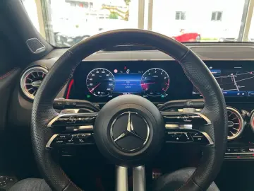 MERCEDES-BENZ GLB 250 4M AMG Line PremPlus 360 Burm …