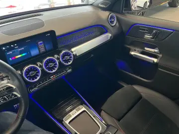 MERCEDES-BENZ GLB 250 4M AMG Line PremPlus 360 Burm …
