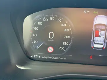 VOLVO XC40 Plus Dark Plug-In Hybrid T5 EU6d StandHZG N