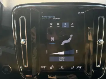 VOLVO XC40 Plus Dark Plug-In Hybrid T5 EU6d StandHZG N