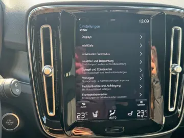 VOLVO XC40 Plus Dark Plug-In Hybrid T5 EU6d StandHZG N