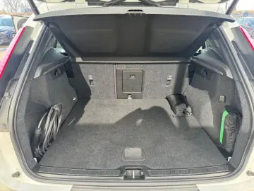 VOLVO XC40 Plus Dark Plug-In Hybrid T5 EU6d StandHZG N