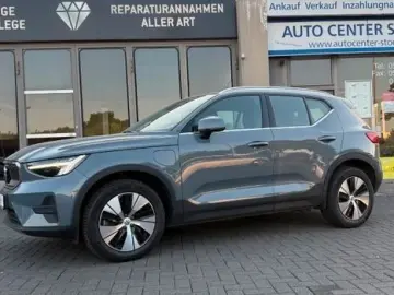 VOLVO XC40 Core Recharge Plug-In HybridLederAHK KAMERA