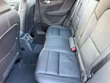 VOLVO XC40 Core Recharge Plug-In HybridLederAHK KAMERA