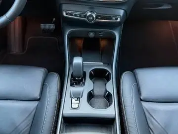 VOLVO XC40 Core Recharge Plug-In HybridLederAHK KAMERA