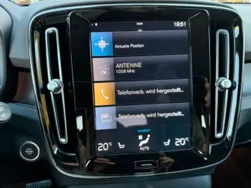 VOLVO XC40 Core Recharge Plug-In HybridLederAHK KAMERA