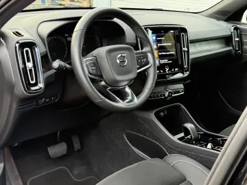 VOLVO XC40 Ultimate Dark Recharge MEGA-VOLL Neuwertig!