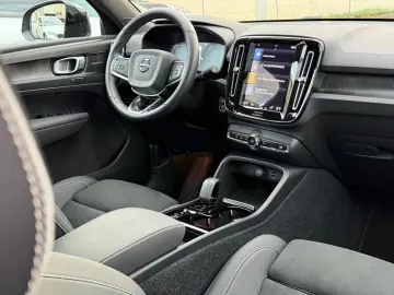 VOLVO XC40 Ultimate Dark Recharge MEGA-VOLL Neuwertig!