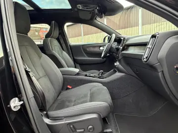 VOLVO XC40 Ultimate Dark Recharge MEGA-VOLL Neuwertig!
