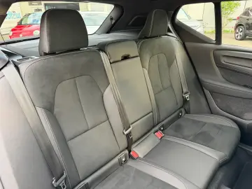 VOLVO XC40 Ultimate Dark Recharge MEGA-VOLL Neuwertig!