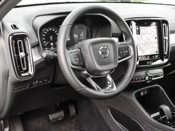 VOLVO XC40 Plus Bright Recharge Plug-In Hybrid 2WD T4