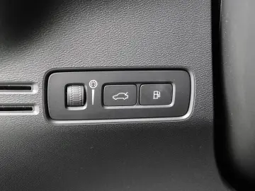 VOLVO XC40 Plus Bright Recharge Plug-In Hybrid 2WD T4