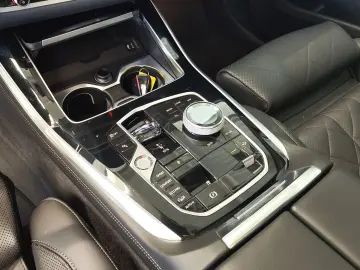 BMW X5 M60i xDrive Standheiz Harman AHK Massage Pano