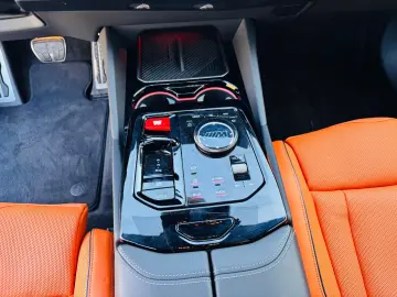 BMW M5 Lim MCarbon Ext. M-Driver  LederKyalamiOrange