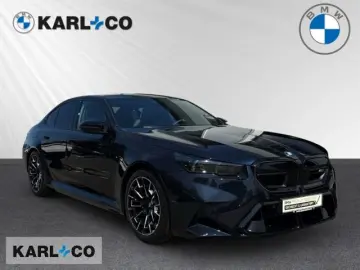 BMW M5 Limousine  Carbon B&W Pano LenkradHZG