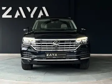 VW Touareg 3.0 TDI Elegance 4M PANO LUFT webasto
