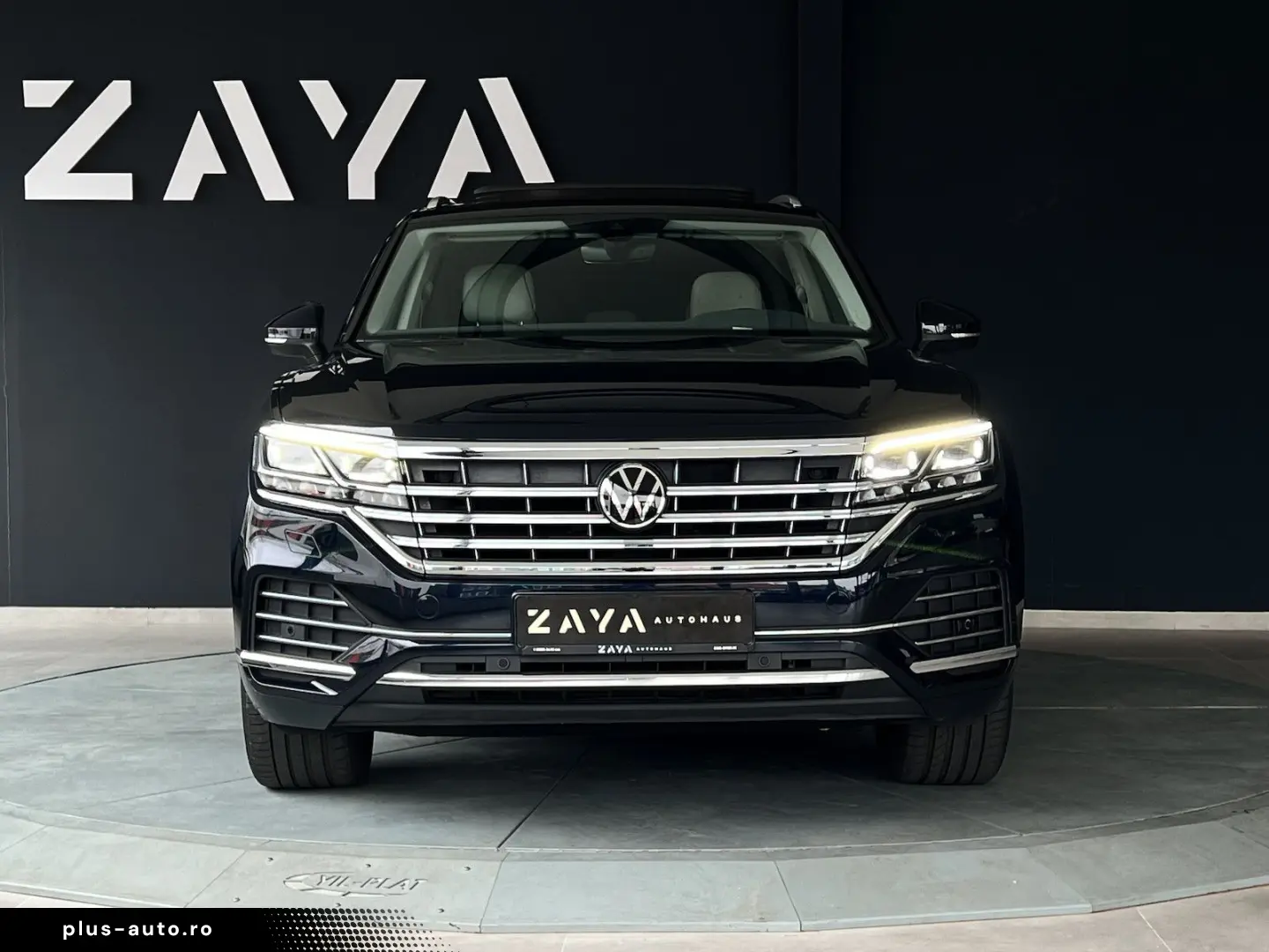 VW Touareg 3.0 TDI Elegance 4M PANO LUFT webasto