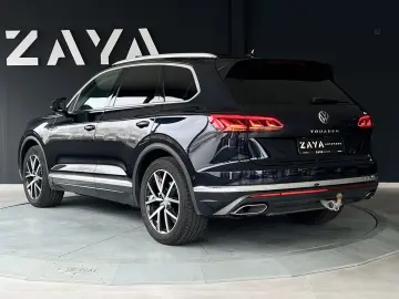 VW Touareg 3.0 TDI Elegance 4M PANO LUFT webasto