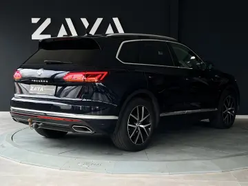 VW Touareg 3.0 TDI Elegance 4M PANO LUFT webasto