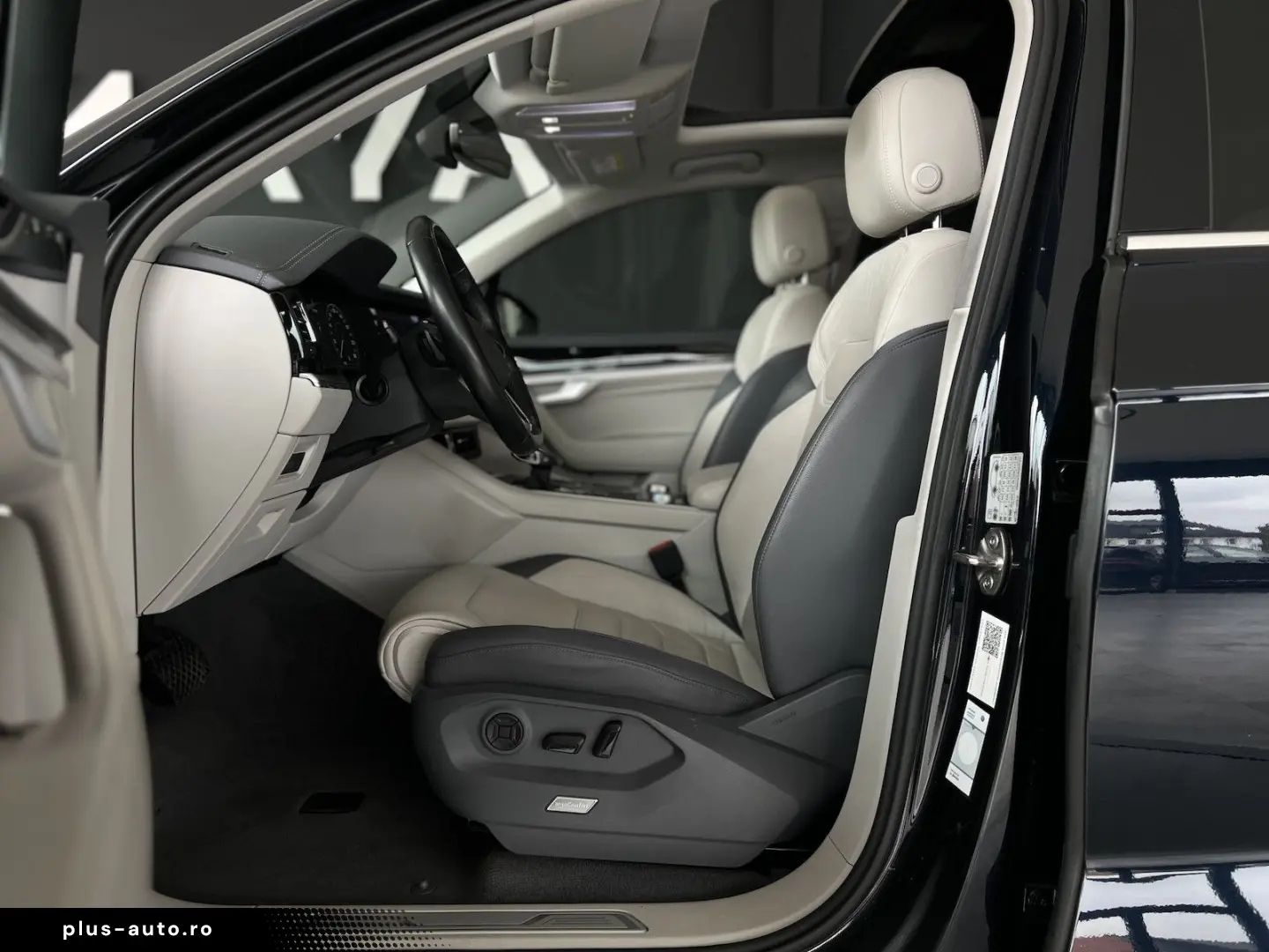 VW Touareg 3.0 TDI Elegance 4M PANO LUFT webasto
