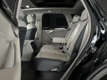 VW Touareg 3.0 TDI Elegance 4M PANO LUFT webasto