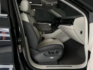 VW Touareg 3.0 TDI Elegance 4M PANO LUFT webasto