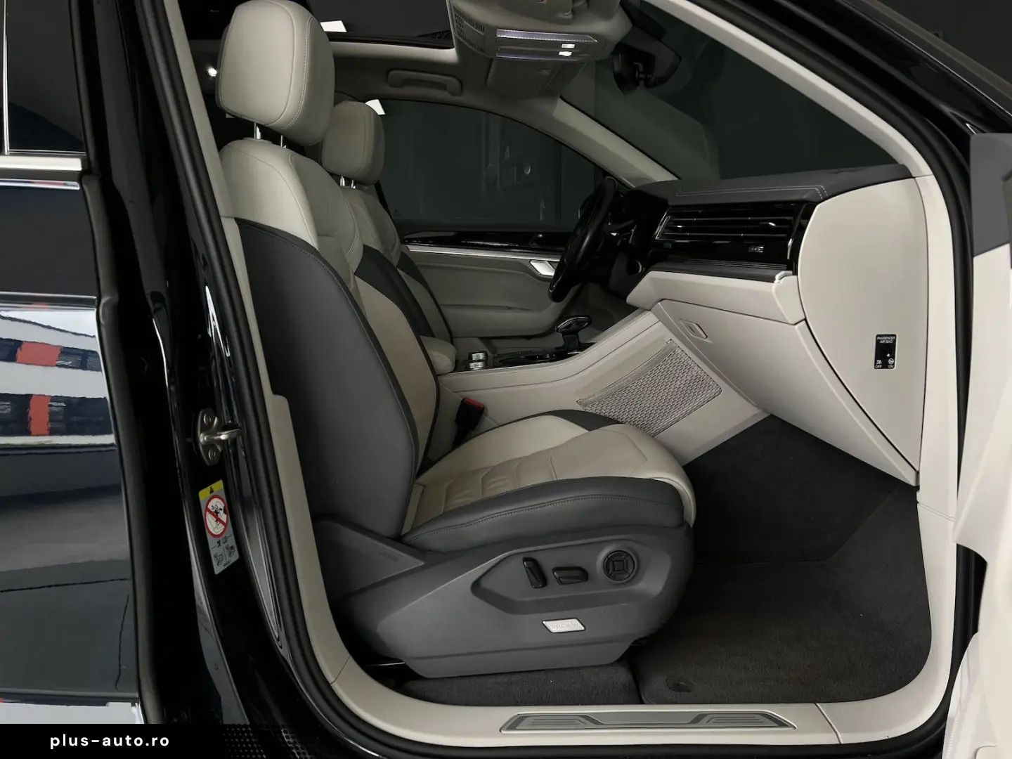 VW Touareg 3.0 TDI Elegance 4M PANO LUFT webasto