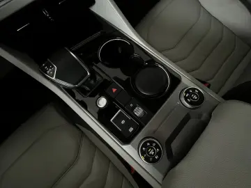 VW Touareg 3.0 TDI Elegance 4M PANO LUFT webasto