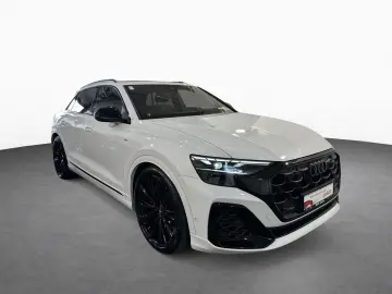 AUDI Q8 55 TFSI e S-LINE QUATTRO MATRIX
