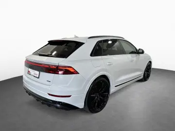 AUDI Q8 55 TFSI e S-LINE QUATTRO MATRIX
